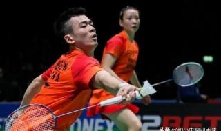 怎样在羽毛球双打中选择合适的发球站位 羽毛球双打的前后正确站位